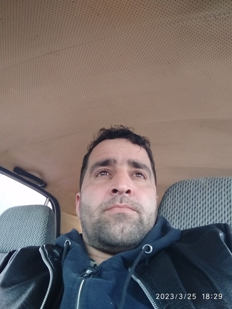  ,   Kamil, 40 ,   ,   