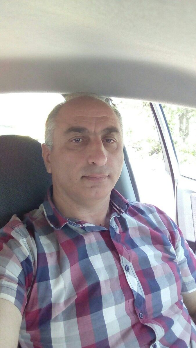  11515498  Nikoloz, 56 ,    