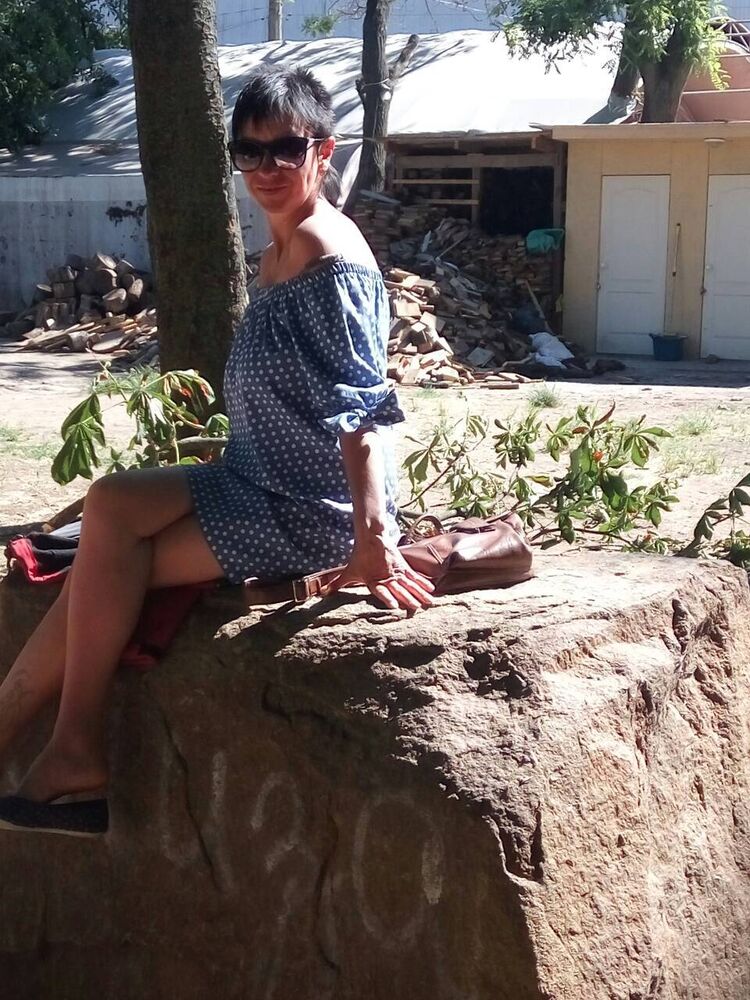  ,   Lana, 46 ,   c 