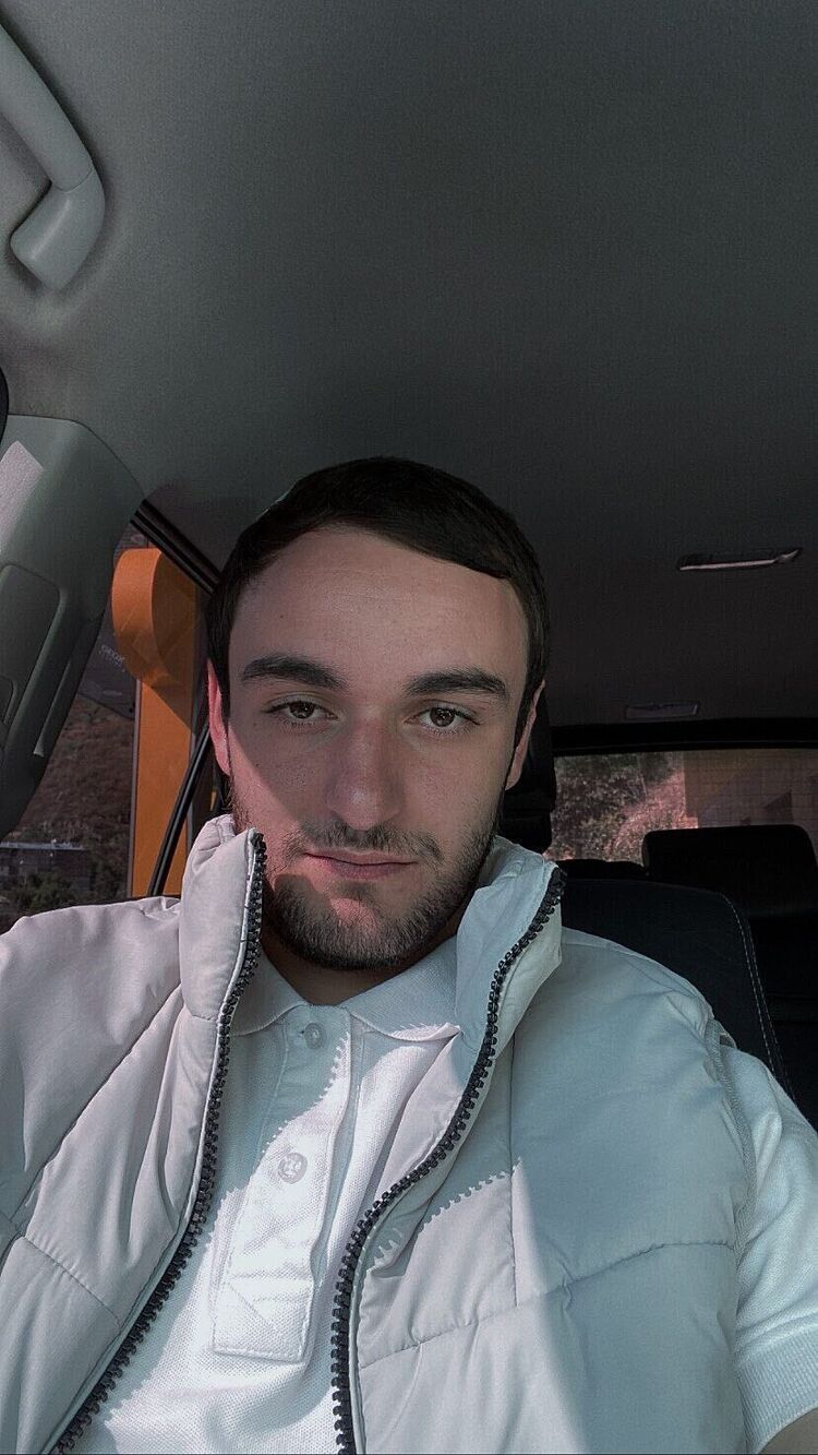  30875358  Erik, 28 ,    