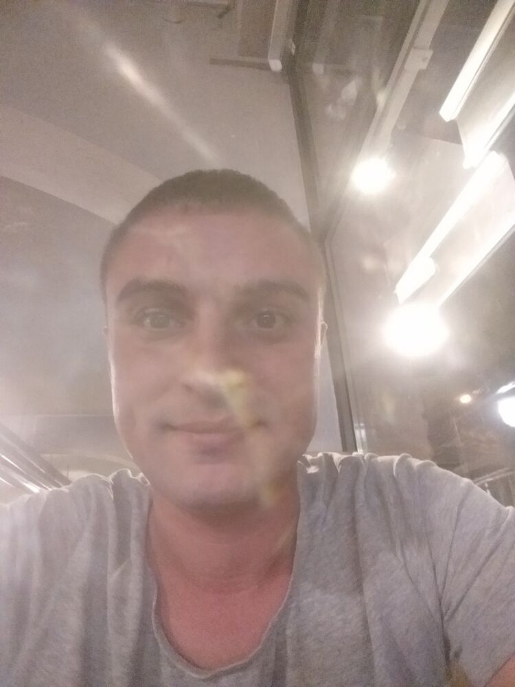  ,   Ruslan, 33 ,   ,   , c 