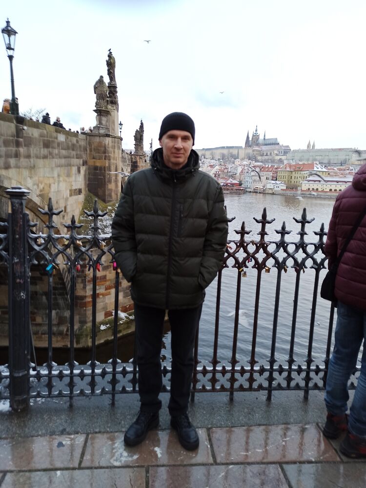  24727368  Sergei, 45 ,    Praha