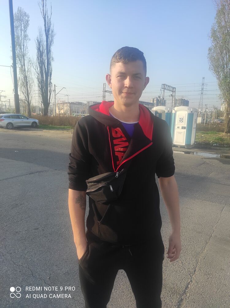  30337508  Stanislav, 28 ,     