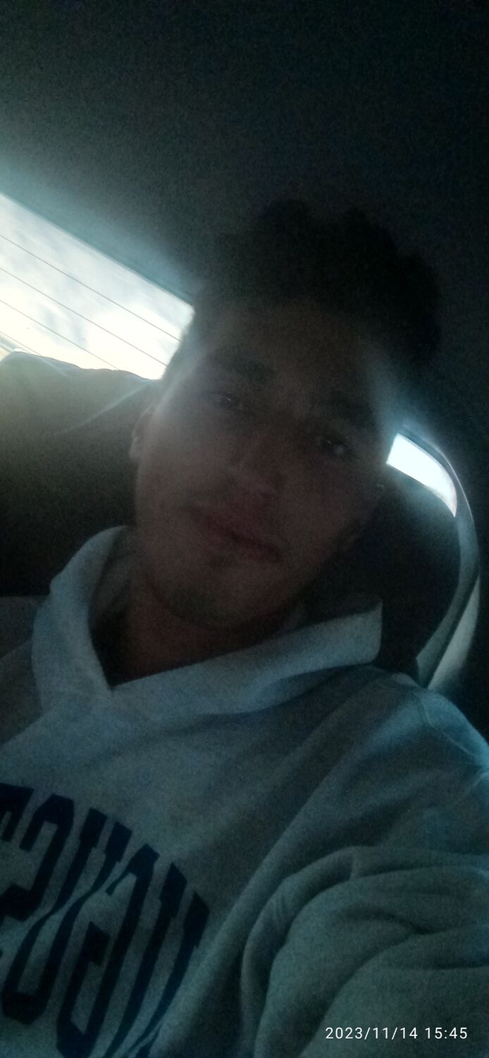  ,   Abdyllokhon, 22 ,   ,   