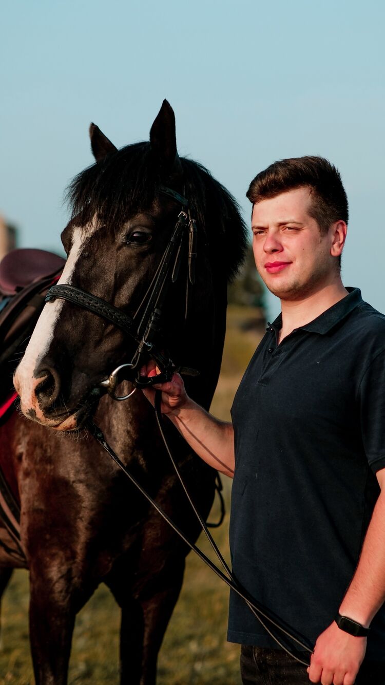  52887858  Mihonday, 28 ,    