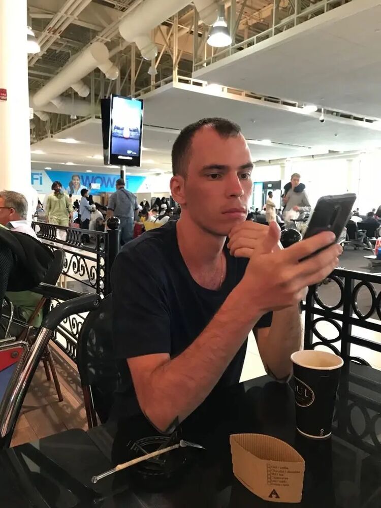  37151658  Timur, 37 ,    