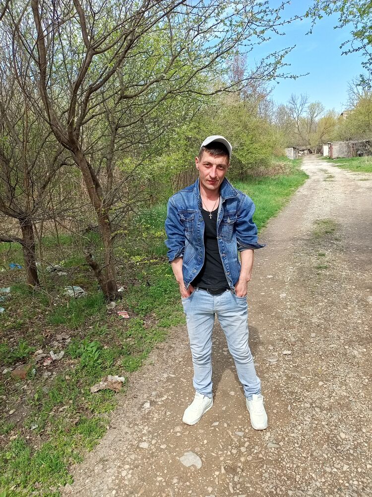  51869488  Ruha, 39 ,    