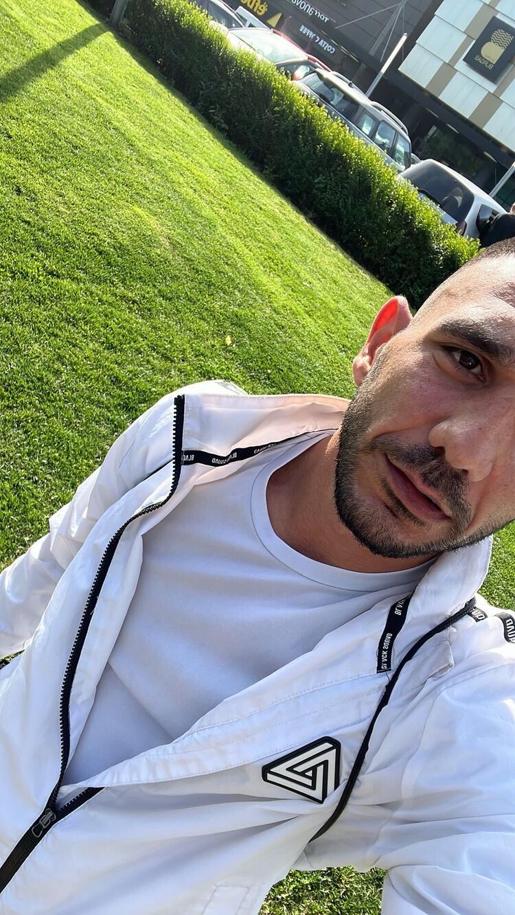  ,   Mihailov, 33 ,   ,   