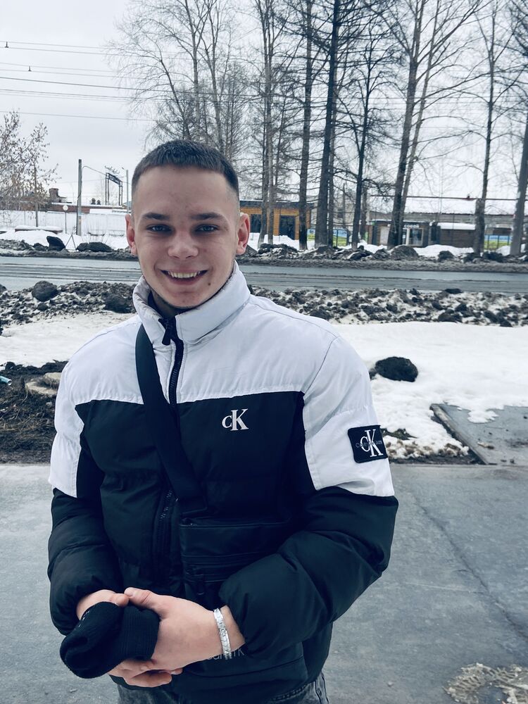  49687818  Rassil, 22 ,    