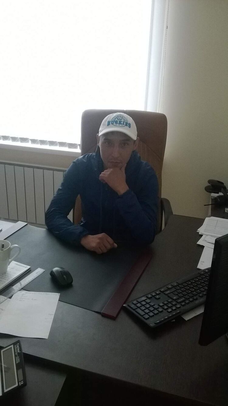  39278788  Karik, 38 ,    