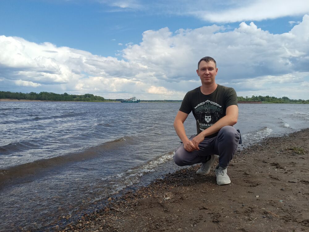  ,   Alexander, 32 ,   ,   , c 