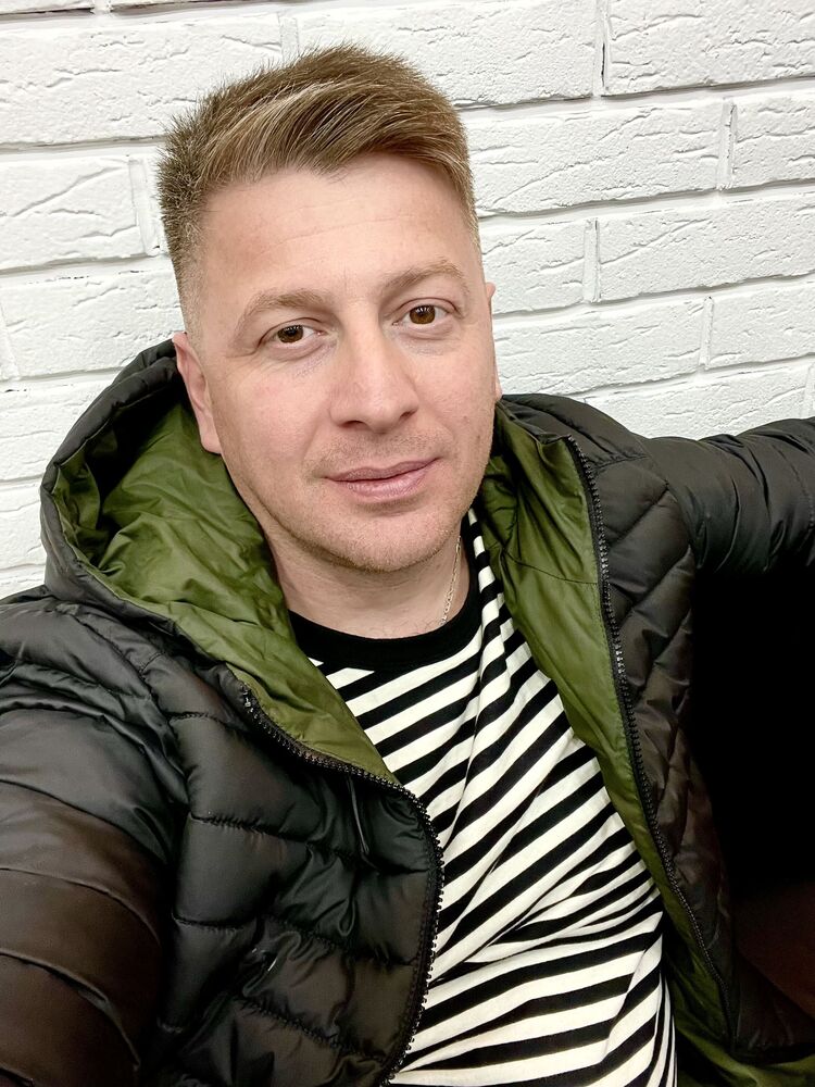  Warszawa,   Irakli, 44 ,     , c 