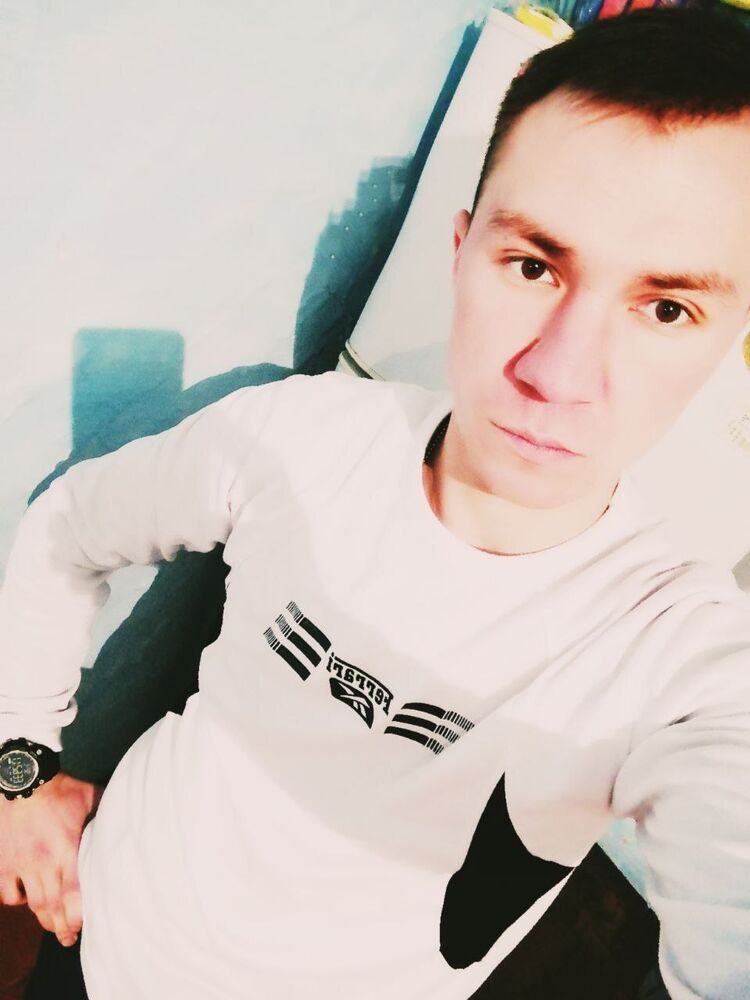  31947318  Rufat, 23 ,    -