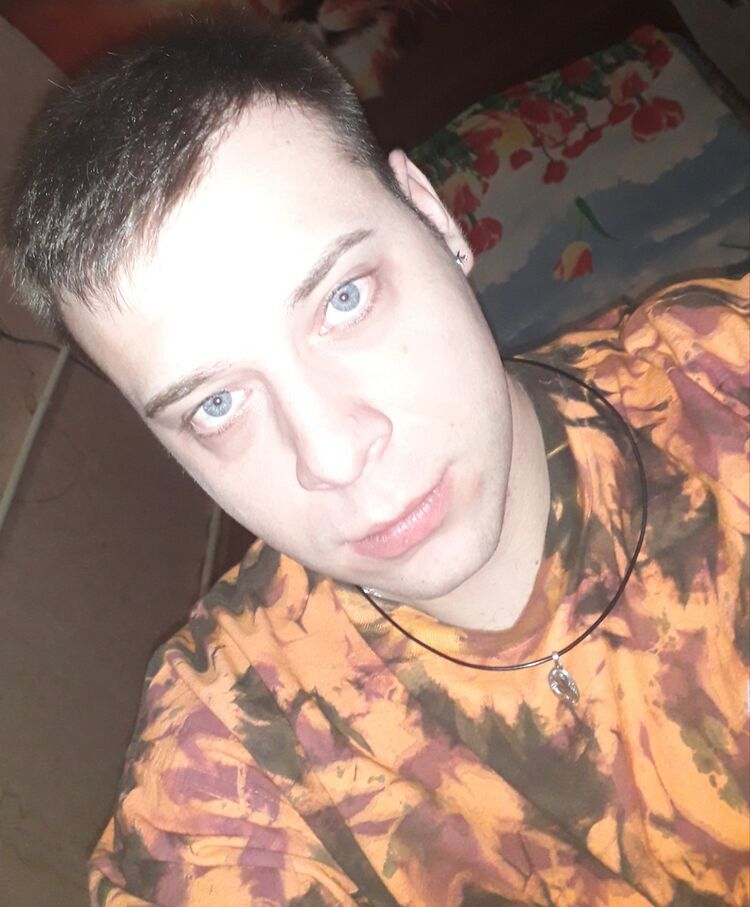  19270038  Ruslan, 37 ,    