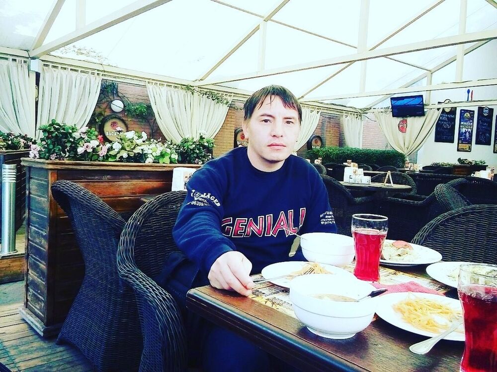  16467488  Sergeu, 41 ,    