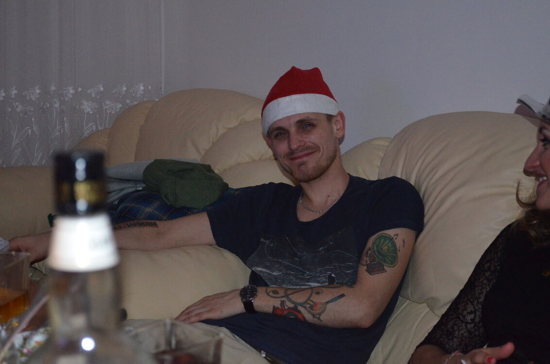  4222958  Evgenii, 39 ,    