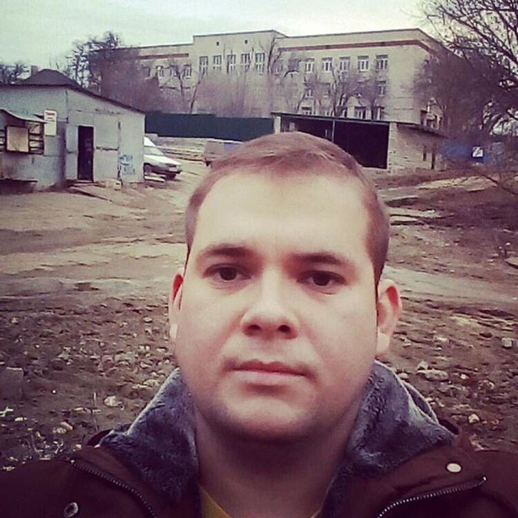  20904428  Viktor, 37 ,    