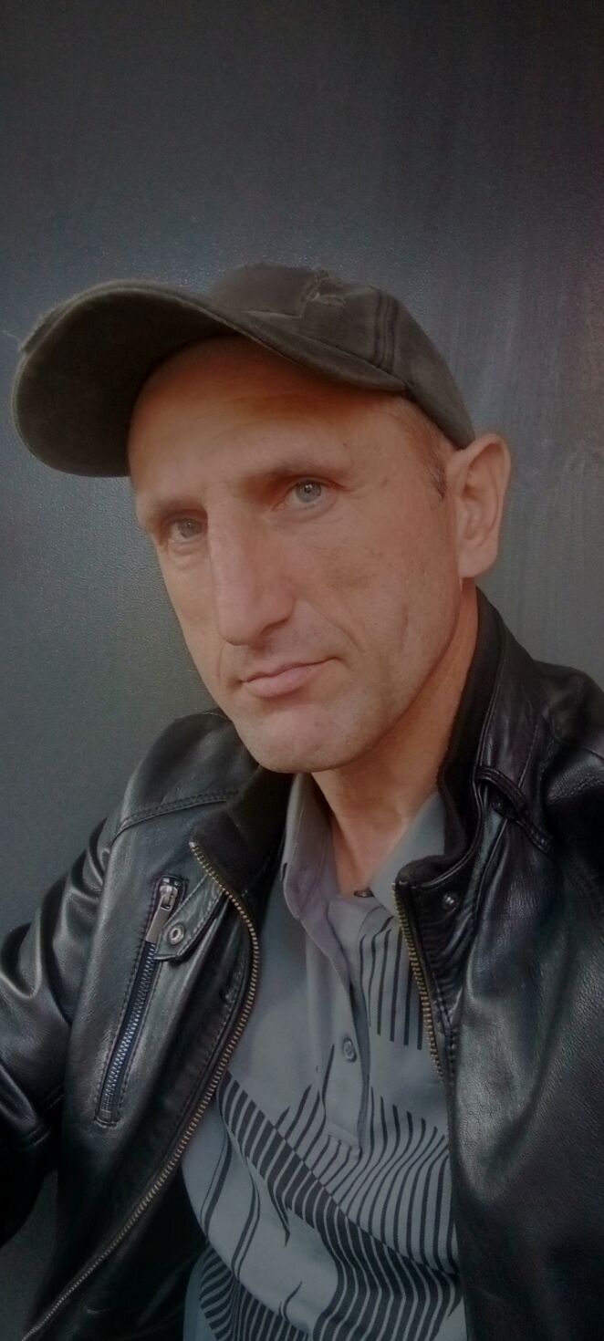  46758108  Vasilij, 49 ,    