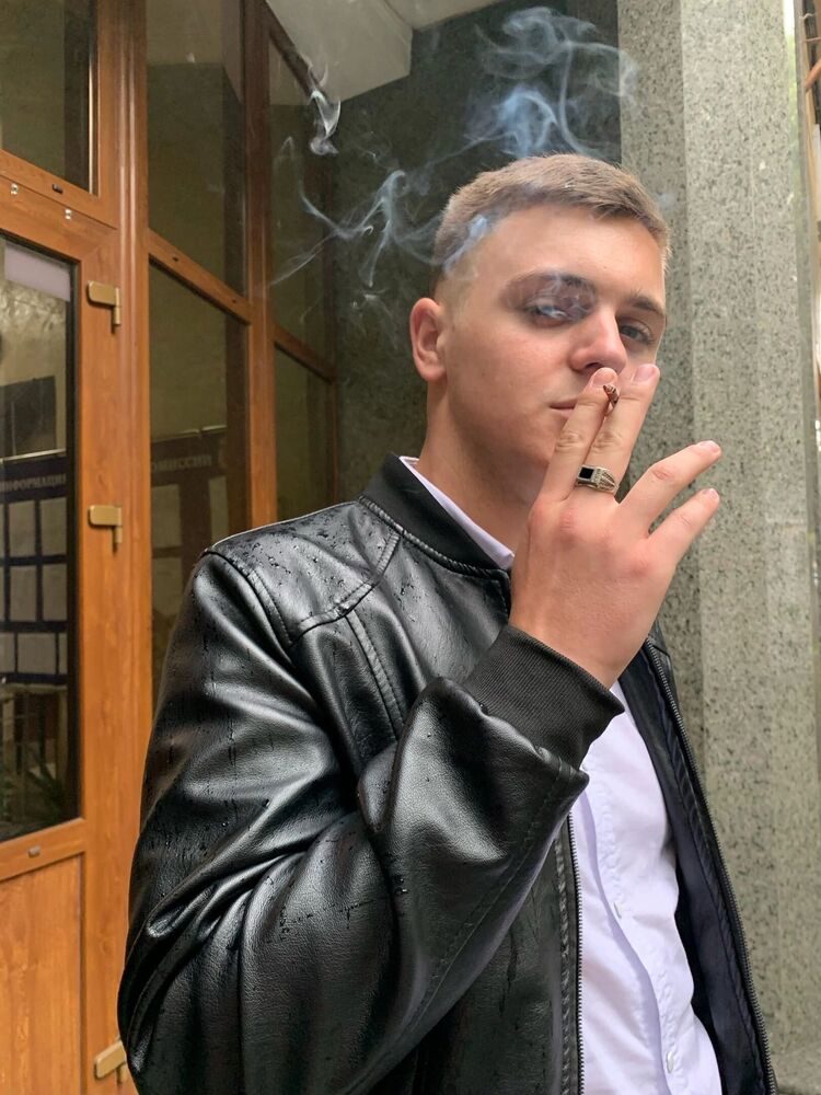  43638048  , 22 ,    