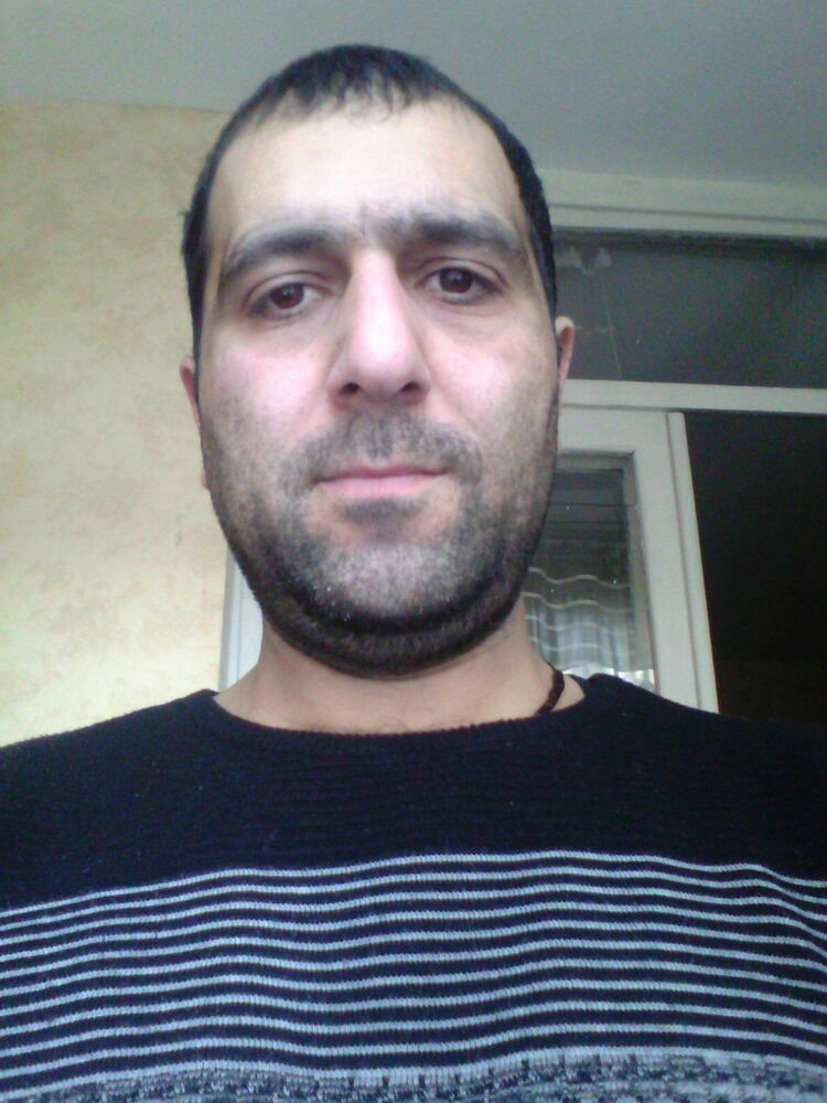  18833008  Artur, 45 ,    