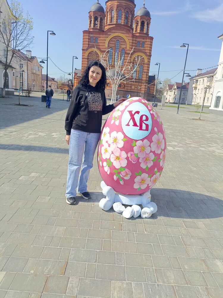  ,   Elvira, 39 ,   ,   