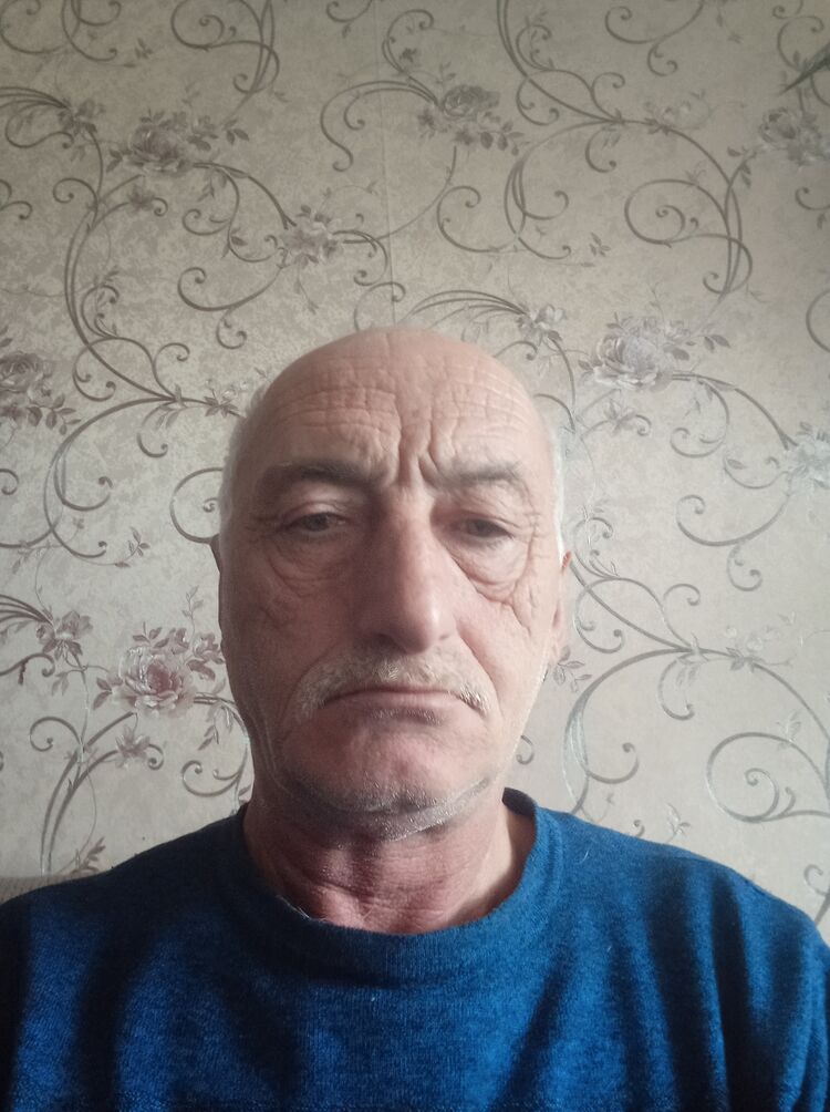  48421548  , 61 ,    