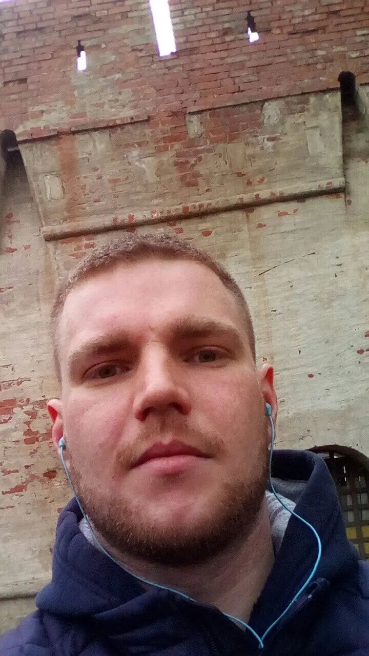  42811658  , 35 ,    