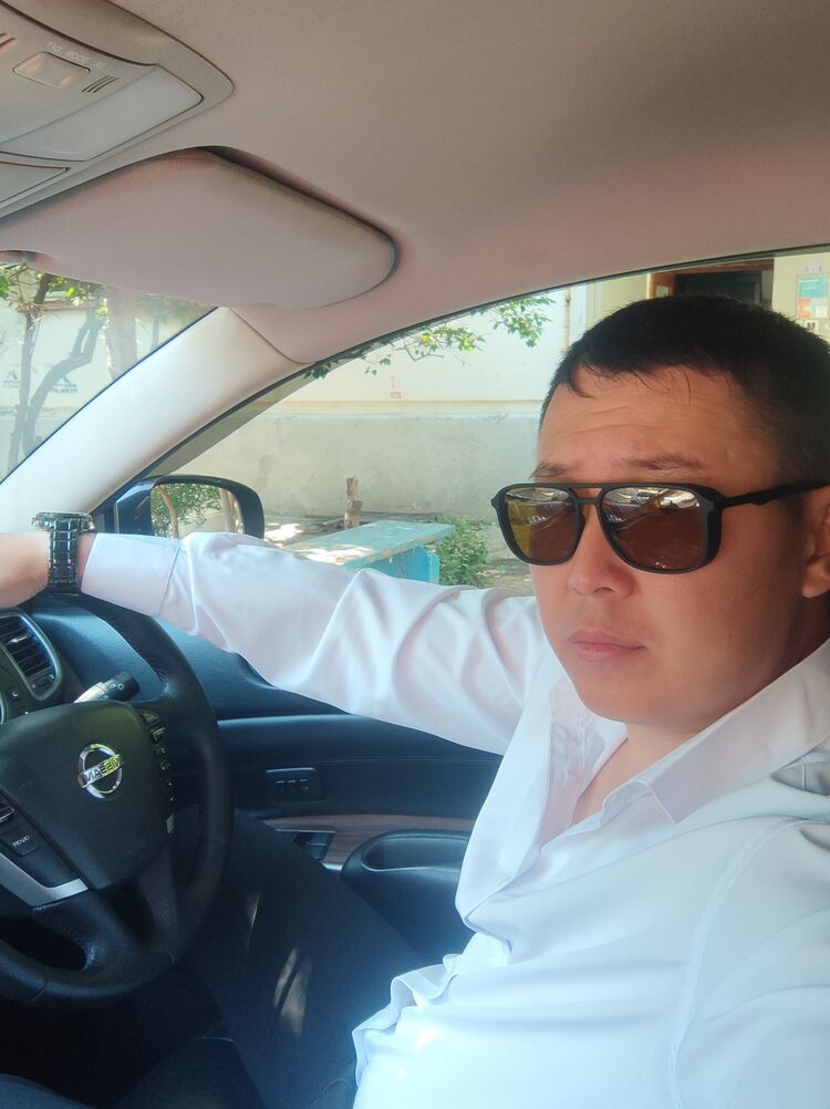  48709518  Timur, 39 ,    
