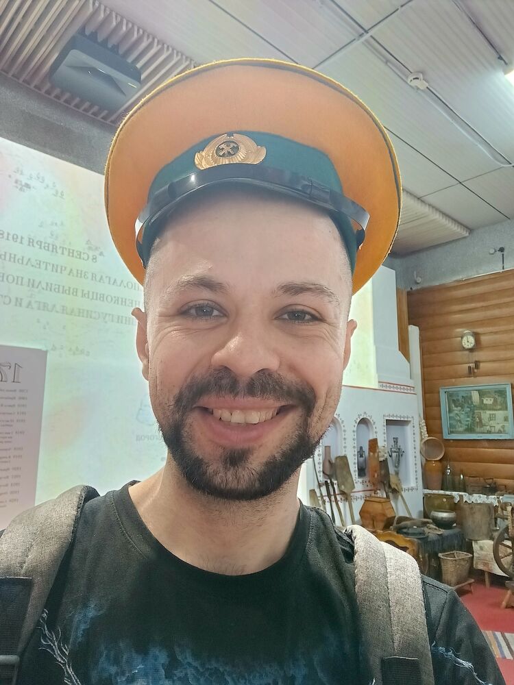  ,   Mikhail, 35 ,   ,   