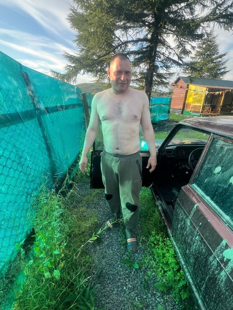  52837558  Alexander, 33 ,    