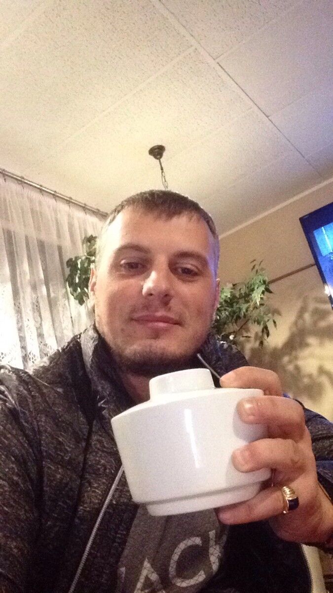  8255838  Mirage, 37 ,    