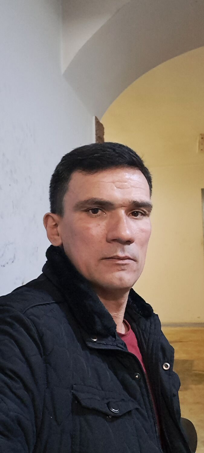  33460878  Mehrob, 41 ,    