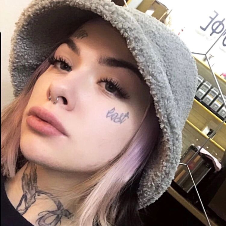  28983958  Polina, 25 ,    