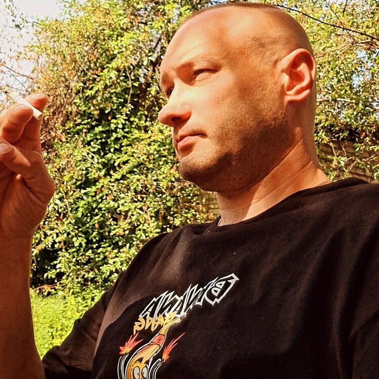  52816598  Andrei, 44 ,    