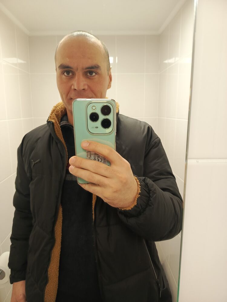  52883458  , 37 ,    