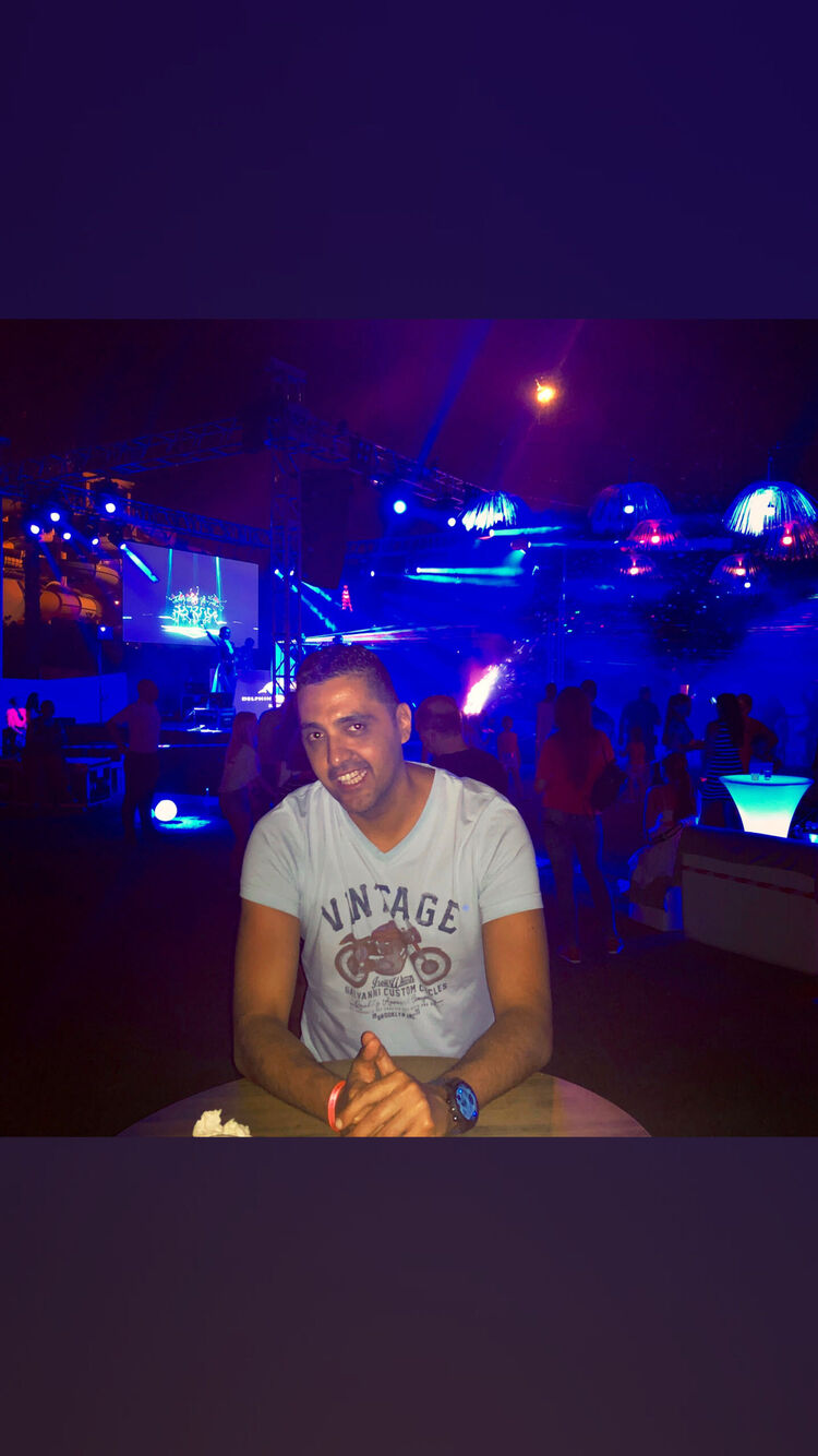  ,   Moe, 43 ,   ,   