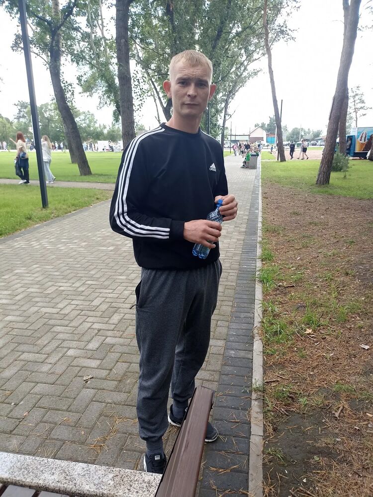  41022248  , 28 ,    