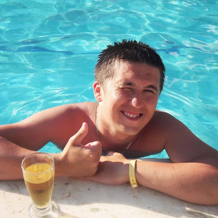  ,   Ivan, 32 ,     , c 