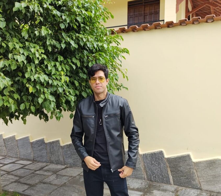  ,   Max Picanso, 41 ,     , c 