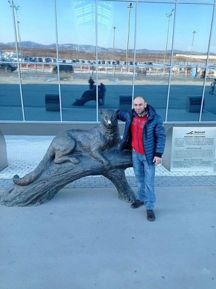  25355168  Alex, 46 ,    -