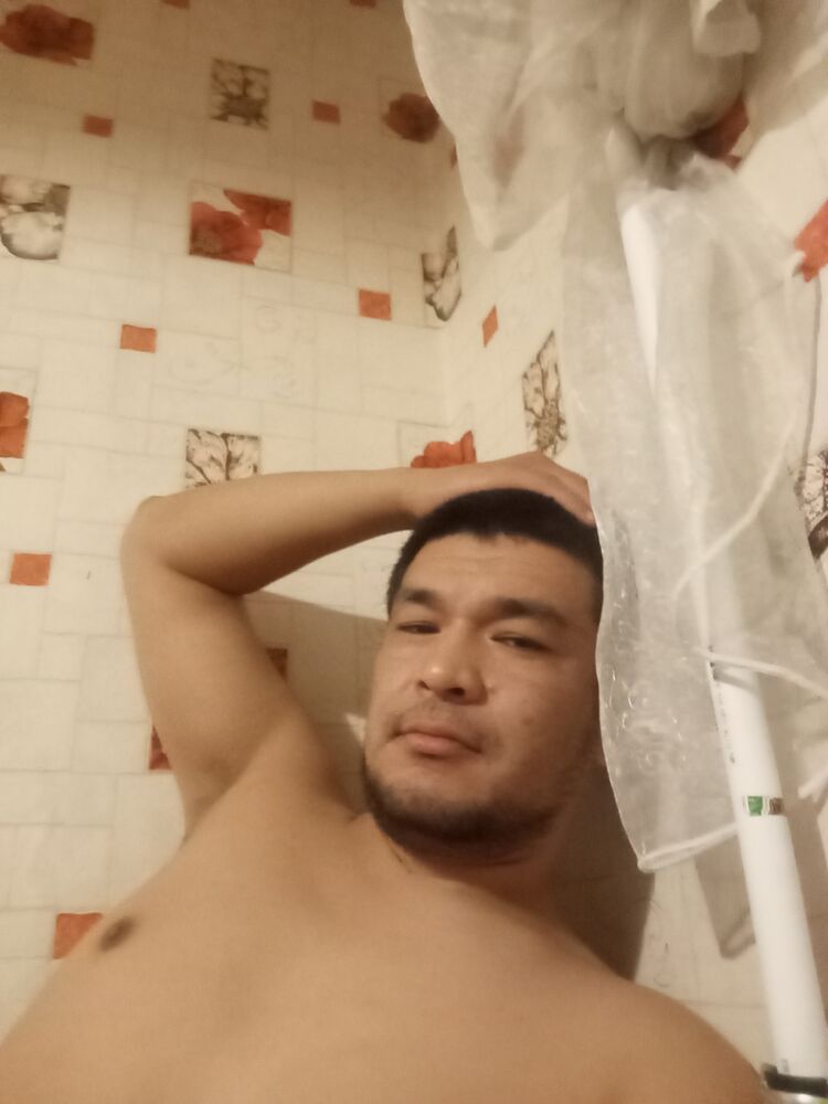  38816418  Nuri, 32 ,    