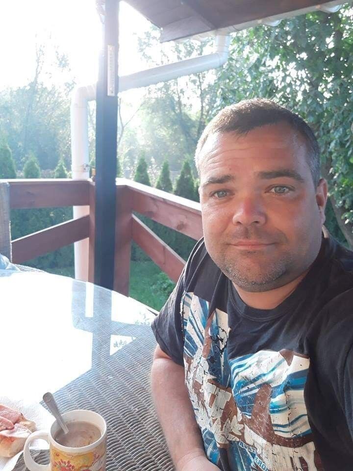  ,   Yevhenij, 44 ,     , c 
