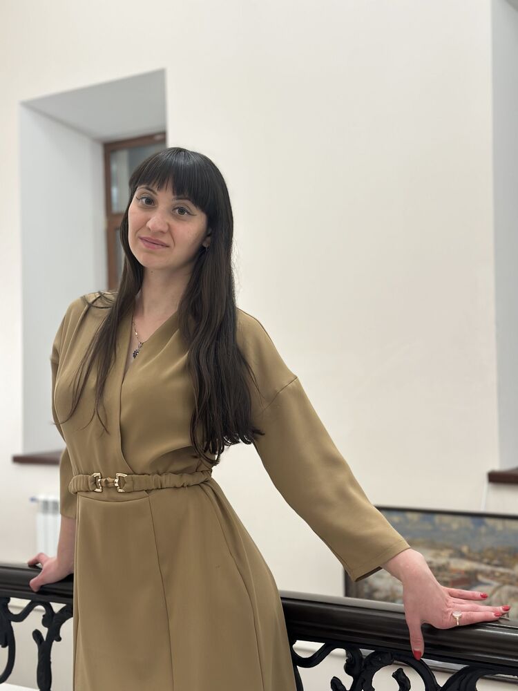 ,   Iren, 32 ,   c 