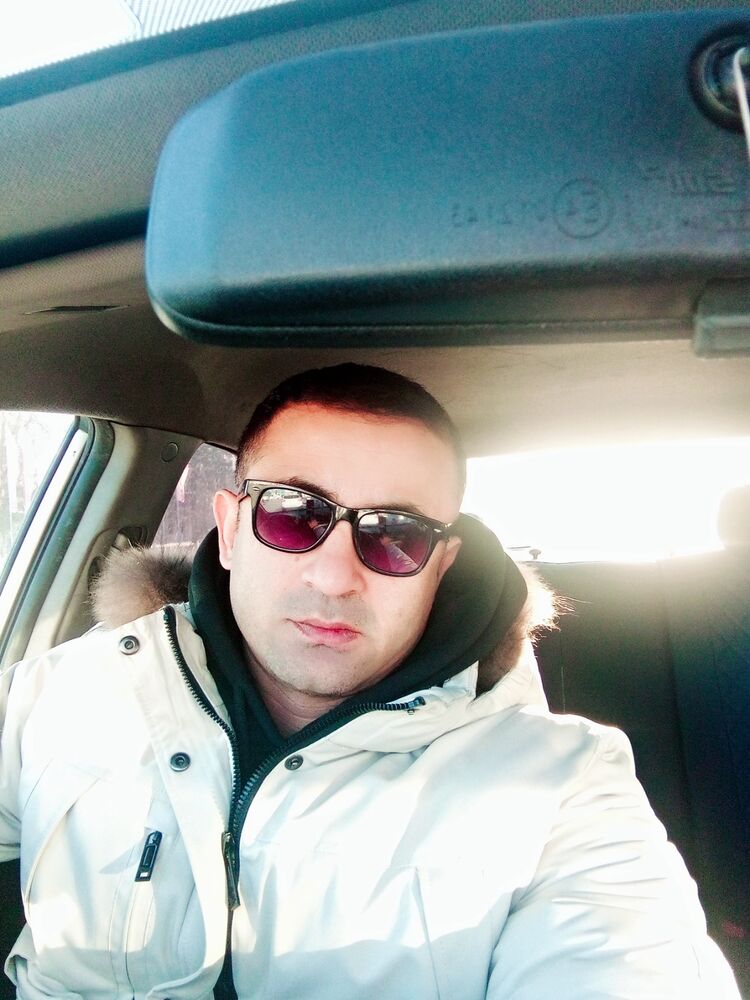  50216048  Sanjar, 42 ,    