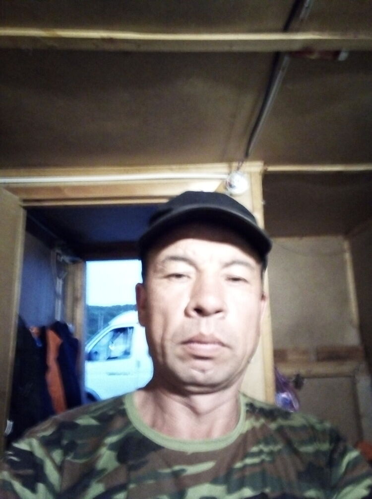  20333198  Erkinjon, 49 ,    