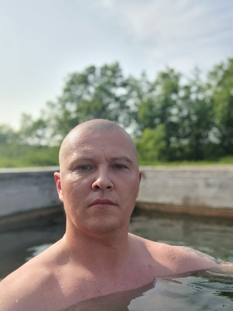  44463548  Mikhail, 40 ,    