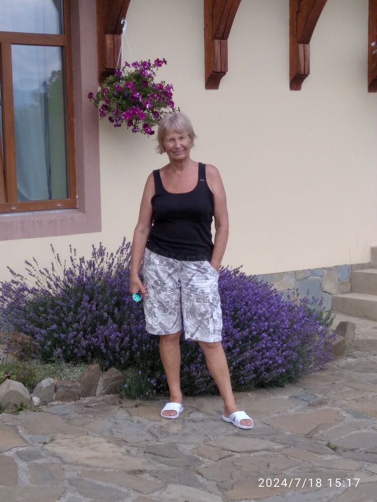  44835188  Svetlana, 69 ,    