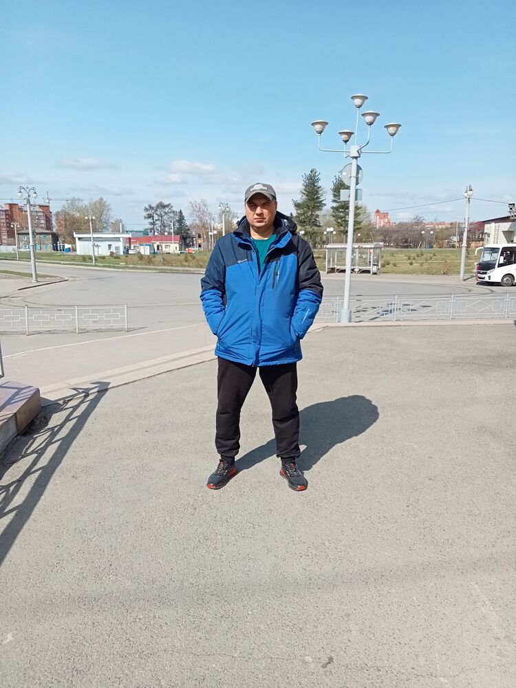  ,   Yuriy, 49 ,   ,   