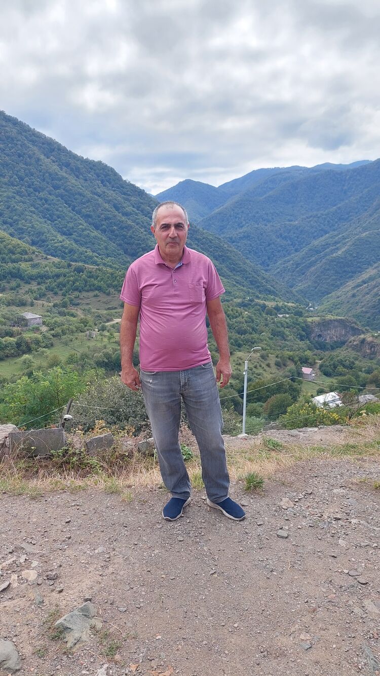  45988648  LEVON, 53 ,    