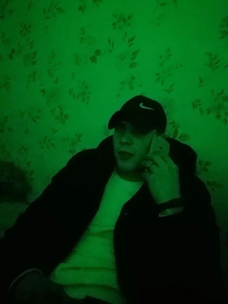  48955998  , 24 ,    Chaplin